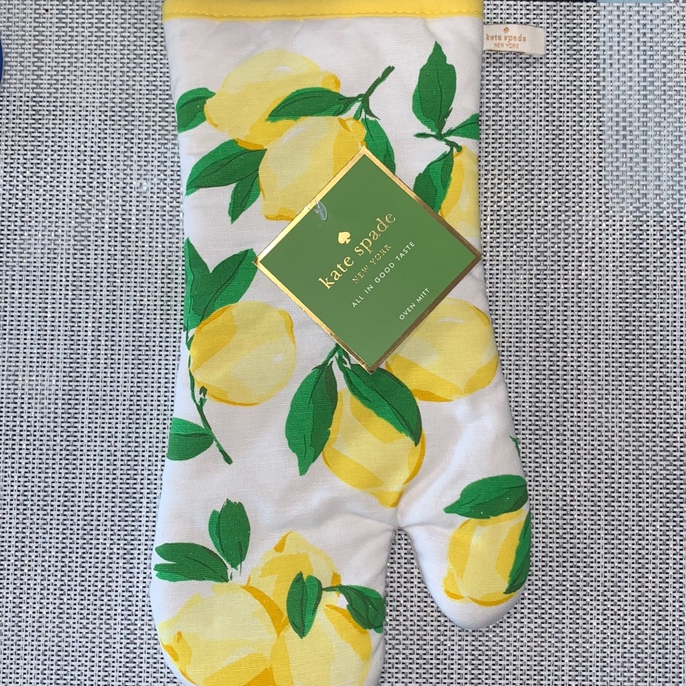 Kate spade oven mitt